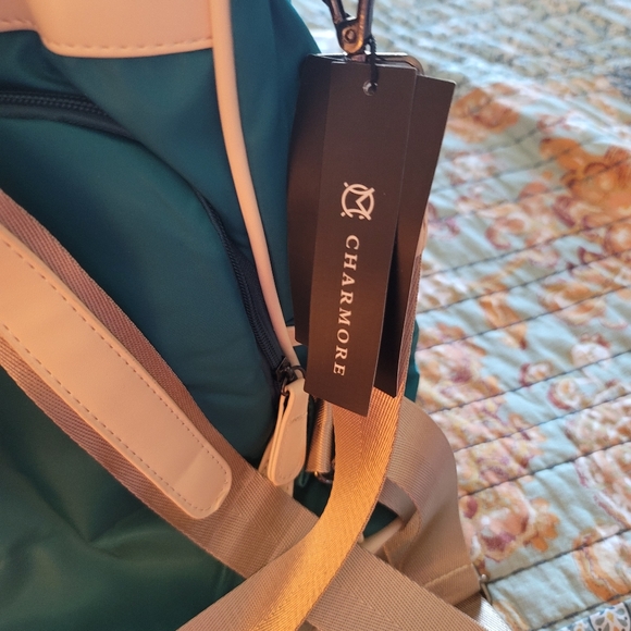 Backpack - Picture 4 of 4